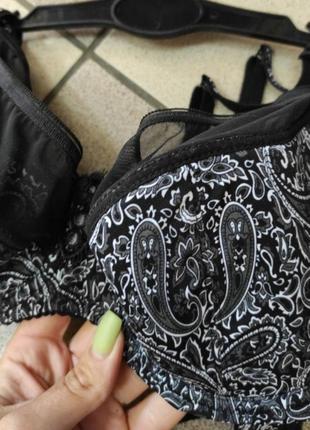 Бюстгальтер