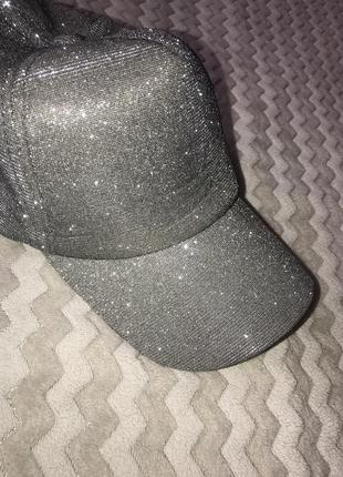 Бейсболка кепка блискуча