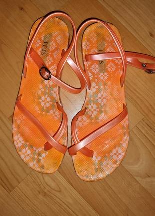 Силіконові босоніжки