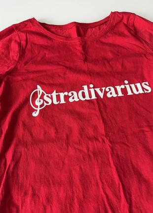 Красная футболка stradivarius2 фото