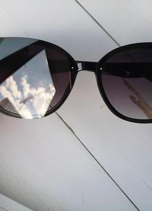 Сонцезахисні окуляри