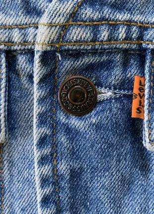 Женская джинсовая жилетка безрукавка8 фото