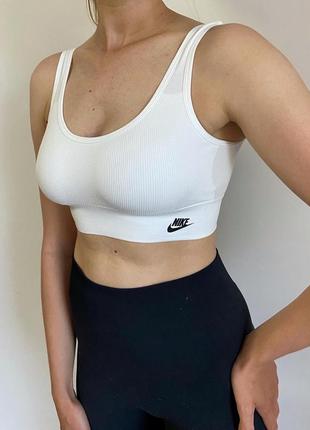 Топ з відкритою спинкою