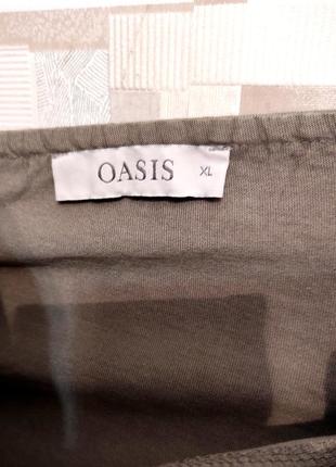 Натуральний топ блуза хакі з вишивкою від oasis, блуза футболка хакі з вишивкою на плечі4 фото