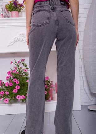 Женские серые джинсы прямого кроя3 фото