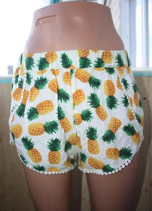 Соковиті літні шорти в ананасах бохо етно