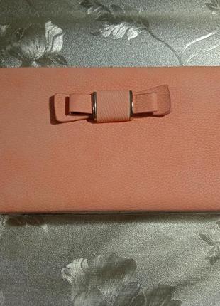 Красивий гаманець з еко-шкіри персикового кольору