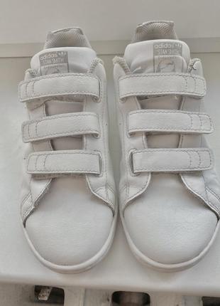 Модні кросівки adidas на липучках