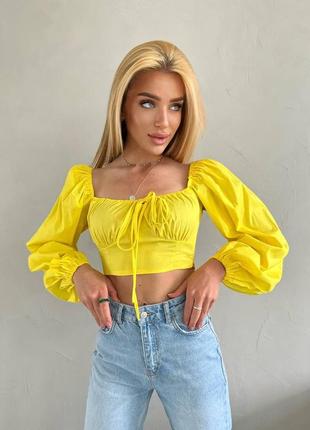 Топ на зав'язках є в 7-ми кольорах