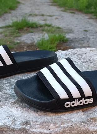 Жіночі класичні шльопки adidas1 фото