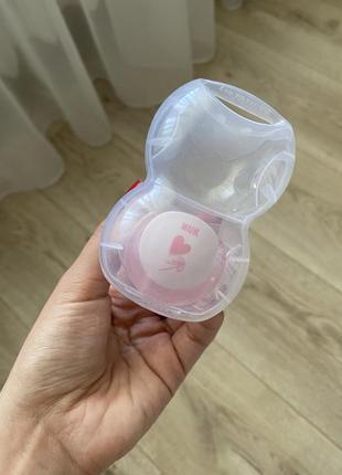 Новая соска nuk пустышка нук пустушка 0-6 для девочки розовая