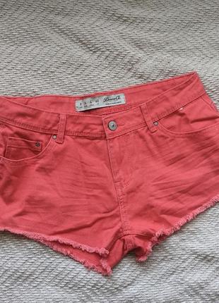 Красные джинсовые шорты 36(38)