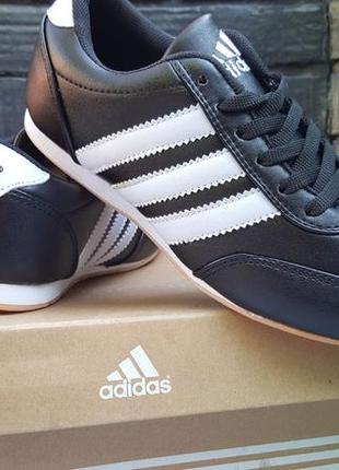 Женские , подростковые кроссовки фирмы adidas к255