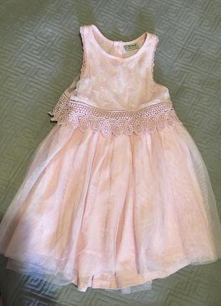Красивое платье на девочку 4-5 лет