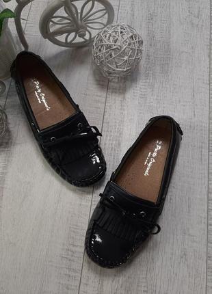 Лаковые лоферы  pretty originals 32 р