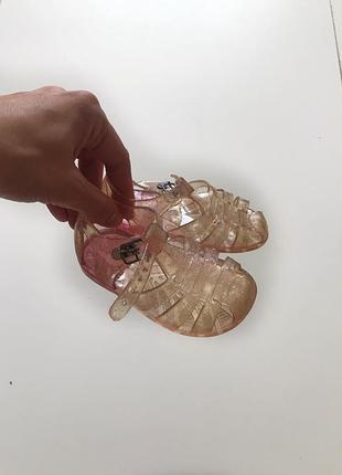 Гумові сандалі