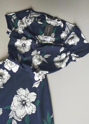 Dorothy perkins
платье в цветы2 фото