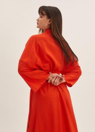 Красное платье на запах с широкими рукавами в стиле кимоно из натурального льна5 фото