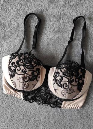 Бюстгальтер з вишивкою ann summers