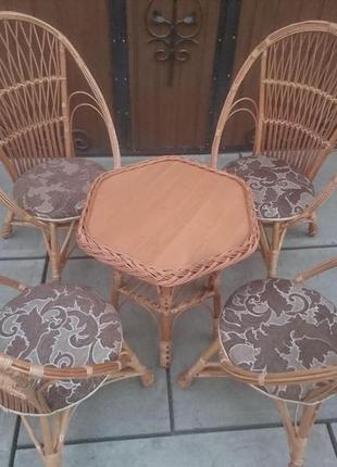 Меблі плетені на 4 крісла і стіл шестикутний1 фото