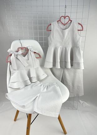 Лляний костюм білий топ та святковий кюлоти