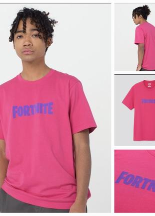 Ярка, крутая коллекционная футболка унисекс от uniqlo. коллаборация с fortnite