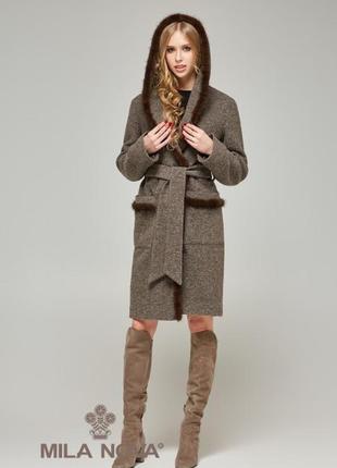 Модное пальто демисезонное итальянская шерсть с отделкой из норки  капучино