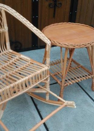 Комплект плетені крісла-гойдалки і журнальний стіл з лози3 фото