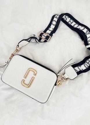 Marc jacobs  snapshot white/gold трендова біла сумочка марк джейкобс бренд белая шикарная мини сумка с ремешком брендовая