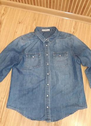 Джинсова сорочка.