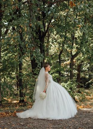 Весільна сукня