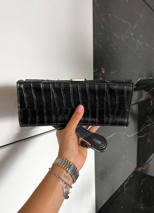 Лакована чорна розкішна сумочка в стилі balenciaga black / gold бренд женская шикарная лаковая лакированная сумка под рептилию7 фото