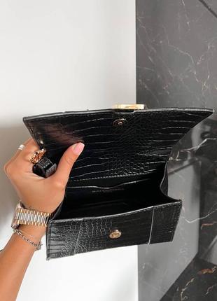 Лакована чорна розкішна сумочка в стилі balenciaga black / gold бренд женская шикарная лаковая лакированная сумка под рептилию6 фото