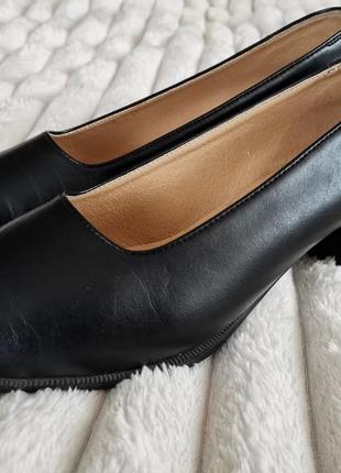 Жіночі туфлі класика на товстому підборі 38 туфлі vintage1 фото