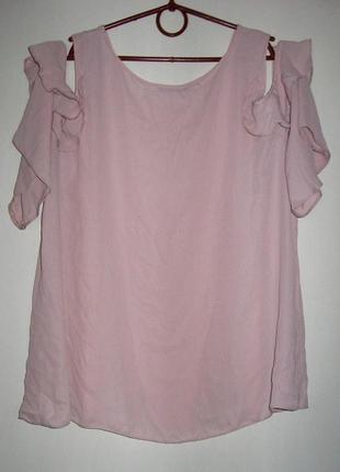 Нежно-розовая блуза с открытыми плечами5 фото