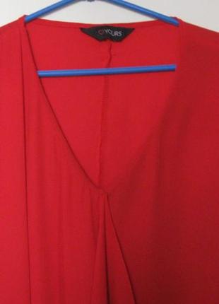 Красная блуза с воланом2 фото