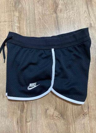 Спортивные шорты nike.1 фото