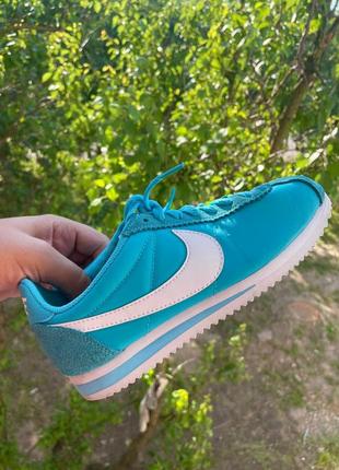 Женские кроссовки nike cortez