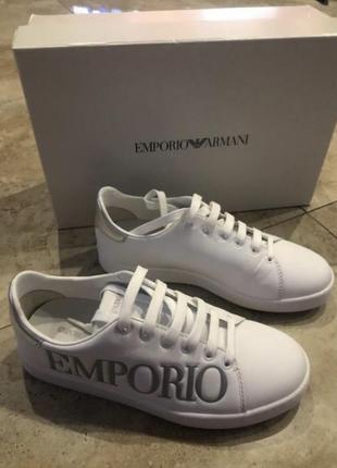 Emporio armani обалденние кеди , кью ар код є