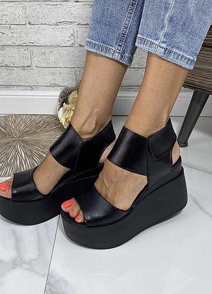 Взуття на танкетці, обувь на танкетке, босоножки, босоніжки, сандалі сандали