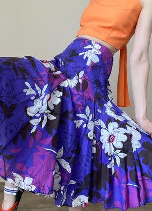 Шовк +бавовна. літня легка спідниця бузкова з квітами monsoon