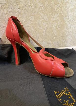 Красные кожаные танцевальные туфли galex