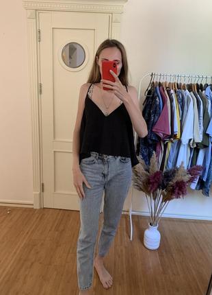 Топ на бретелях