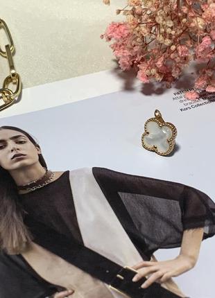 Серьга в стиле van cleef клевер