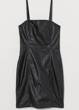Чорне плаття h&m з екошкіри на лямках, розмір xs