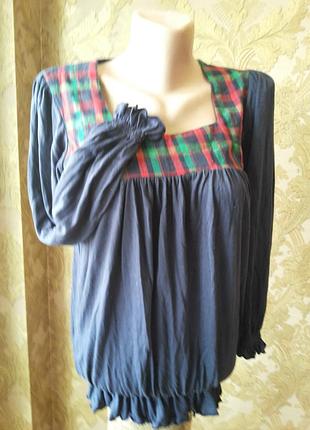 Симпатична блузка з кокеткою.