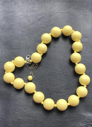 Ожерелье с большими бусинами лимонного цвета 43-54 см. италия2 фото