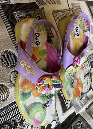 Босоніжки для дівчинки d&g 3