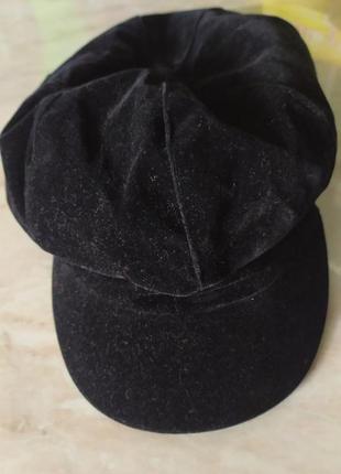 Бархатне кепі