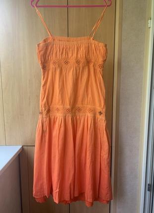 Яскравий літній сарафан